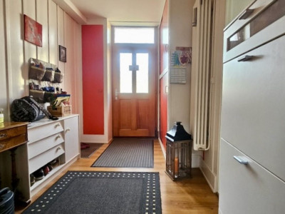 Charmante maison villageoise contiguë à Fleurier. image 3