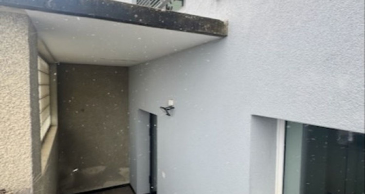  À LOUER   OU À VENDRE, local commercial avec entrée indépendante image 3