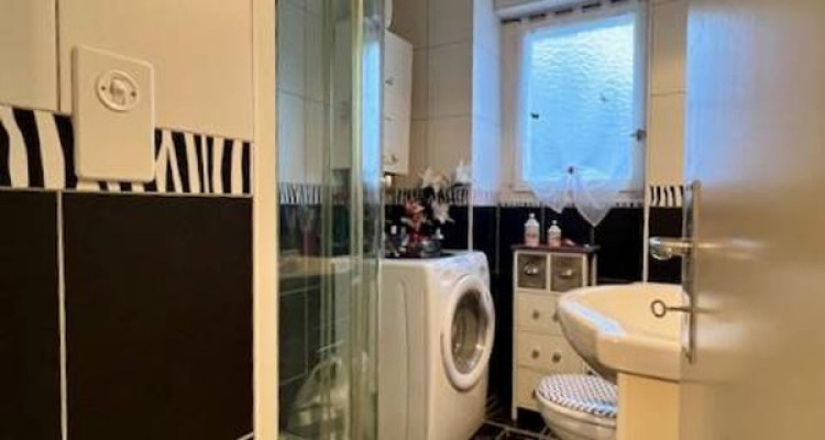 Appartement 3,5 pièces, au 2ème étage, avec balcon image 6