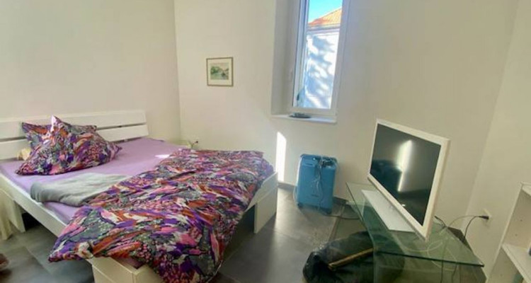 Bel appartement 2 pièces loué,avec réduit et place de parc image 3