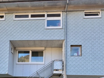 Maison mitoyenne avec deux logements, possibilités activité indépendante, location.. image 2