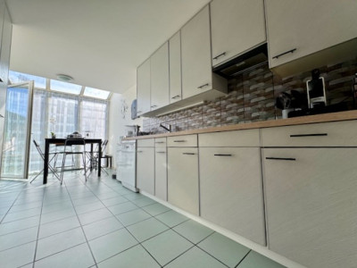 Maison mitoyenne avec deux logements, possibilités activité indépendante, location.. image 8