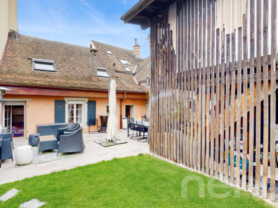 Maison villageoise avec terrasse et séjour cathédrale - Corsier image 2