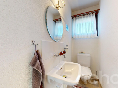 Haus mit einzigartiger Architektur und grossem Gartenparadies image 8