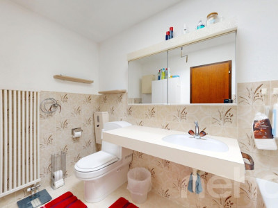 Haus mit einzigartiger Architektur und grossem Gartenparadies image 11