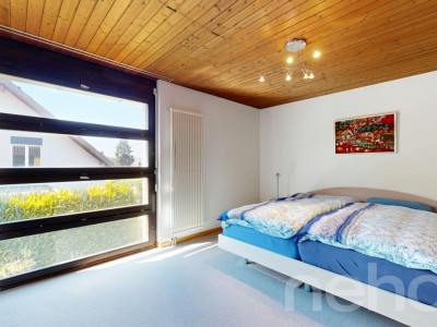 Haus mit einzigartiger Architektur und grossem Gartenparadies image 12