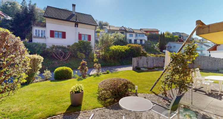 Haus mit einzigartiger Architektur und grossem Gartenparadies image 2