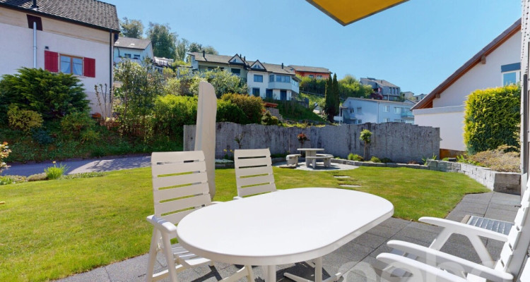 Haus mit einzigartiger Architektur und grossem Gartenparadies image 3