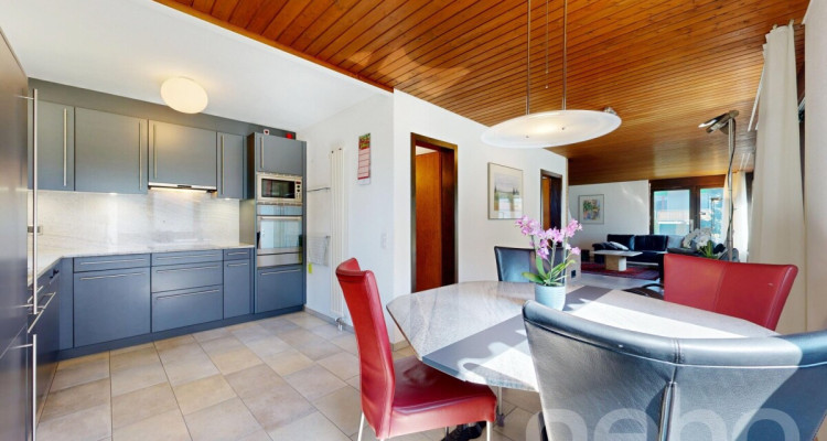 Haus mit einzigartiger Architektur und grossem Gartenparadies image 4