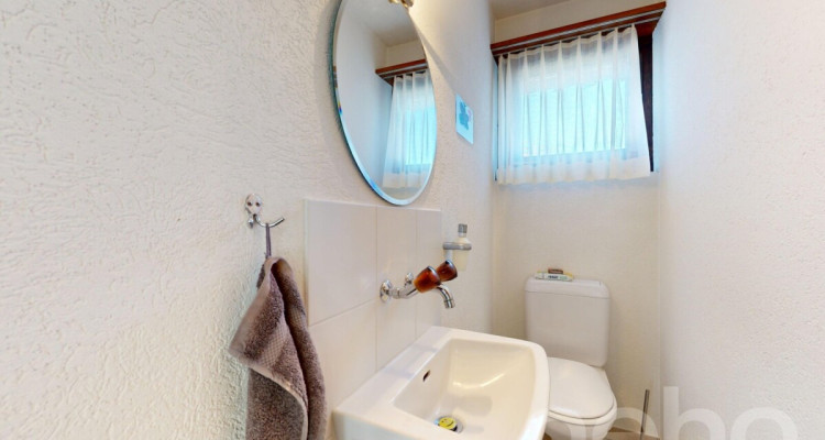 Haus mit einzigartiger Architektur und grossem Gartenparadies image 8