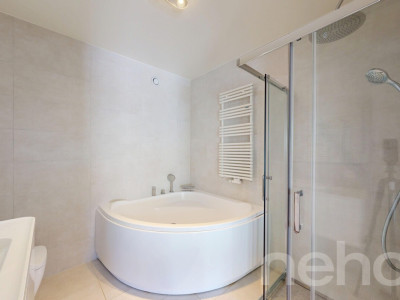 Côté jardin - emplacement calme image 8