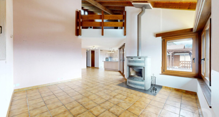 Grande maison avec appartement 2.5 indépendant - Vue dégagée image 4