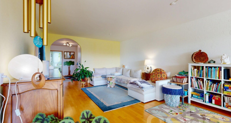 Bel appartement de 4,5 pcs et magnifique jardin au calme à Bussigny image 3