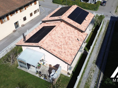 LOasis de Saxon : Ensoleillement exceptionnel et Volumes Généreux image 2