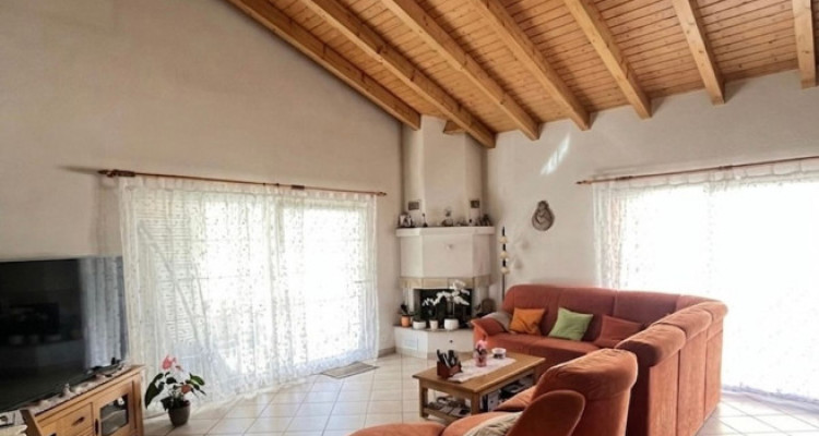 LOasis de Saxon : Ensoleillement exceptionnel et Volumes Généreux image 3