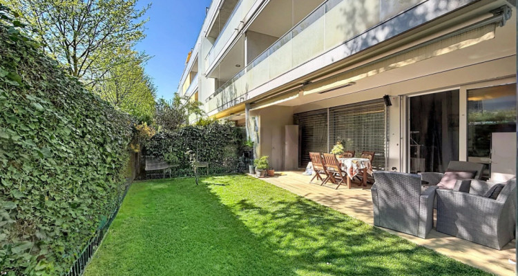 EXCLUSIVITÉ - Appartement lumineux de 4 pièces avec terrasse couverte, jardin privatif et box ? Châtelaine image 1