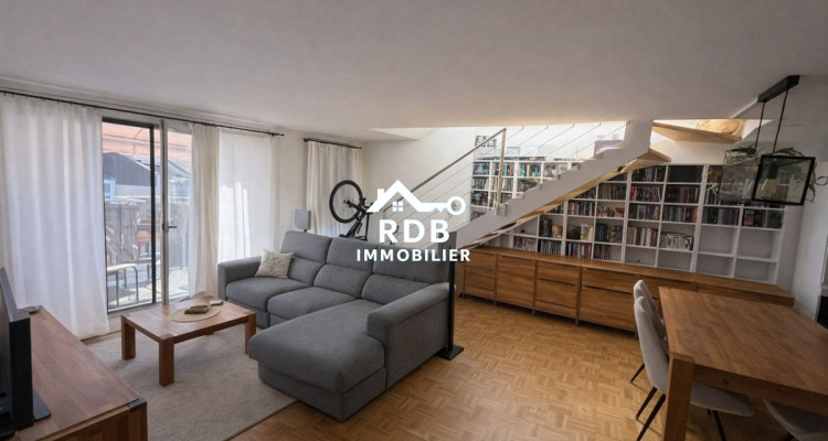 Appartement en duplex de 4,5 pièces au 7ème étage situé à Acacias 1227 image 2