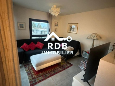 Appartement de 6 pièces au 3ème étage situé à Satigny 1242 image 1