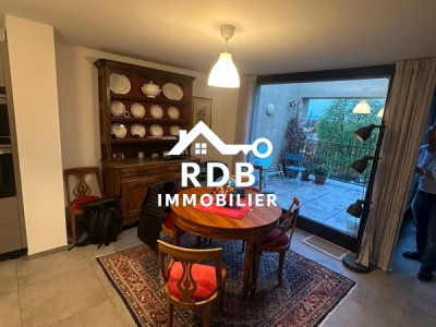 Appartement de 6 pièces au 3ème étage situé à Satigny 1242 image 2