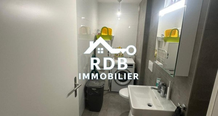 Appartement de 6 pièces au 3ème étage situé à Satigny 1242 image 12