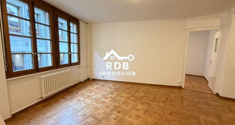 Appartement de 3 pièces au 3ème étage situé à Genève 1204 image 3