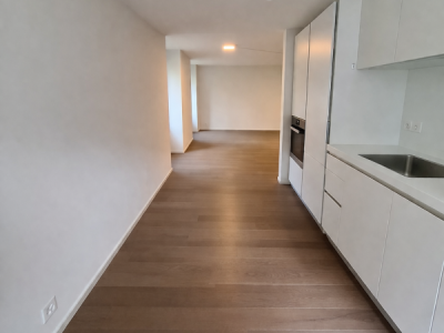 Appartement lumineux au centre-ville de Neuchâtel image 7