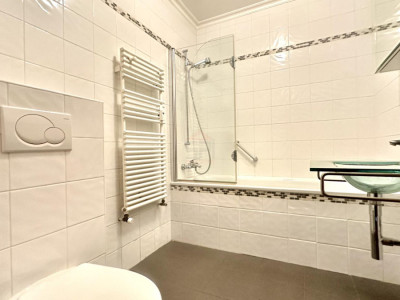 Duplex de 7,5 pièces dexception au sein du Château Barillet, Art de vivre entre vignes et Genève image 8