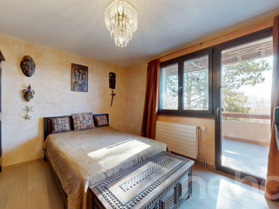 A 5 minutes dAubonne: grande villa nichée dans un écrin de verdure image 7