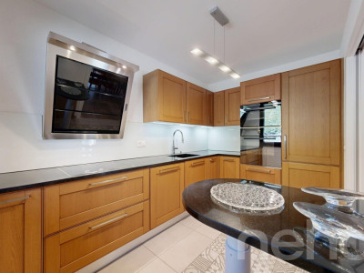 A 5 minutes dAubonne: grande villa nichée dans un écrin de verdure image 8