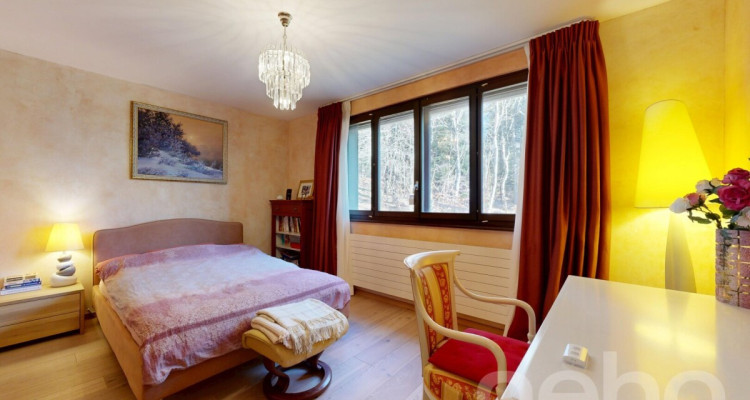 A 5 minutes dAubonne: grande villa nichée dans un écrin de verdure image 12