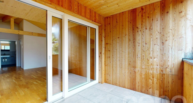 2.5-Zimmer-Attikawohnung mit Weitblick in Spiringen image 8