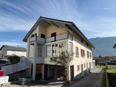 Le Charme de Châtaignier : Maison villageoise à fort potentiel et vue dégagée image 2