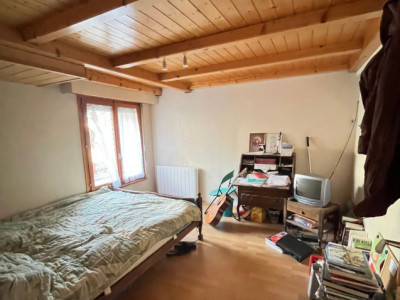 Le Charme de Châtaignier : Maison villageoise à fort potentiel et vue dégagée image 4