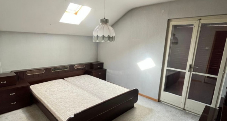 Le Charme de Châtaignier : Maison villageoise à fort potentiel et vue dégagée image 3