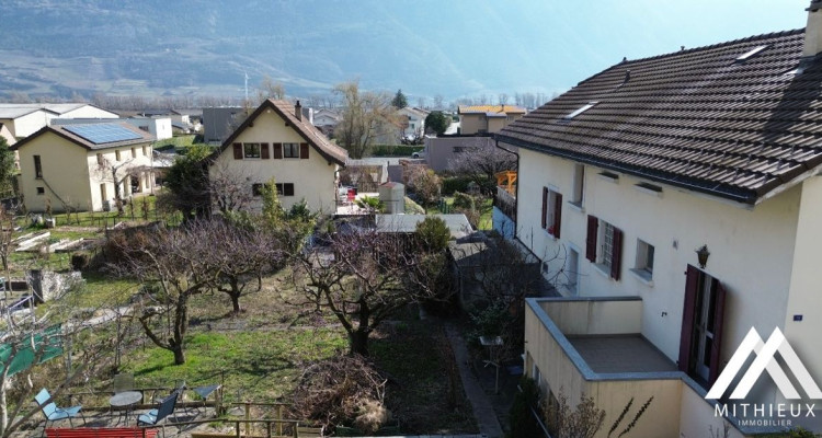 Le Charme de Châtaignier : Maison villageoise à fort potentiel et vue dégagée image 8
