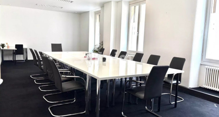 Adresse de prestige bureaux 220 m² Rue du Mont-Blanc image 2