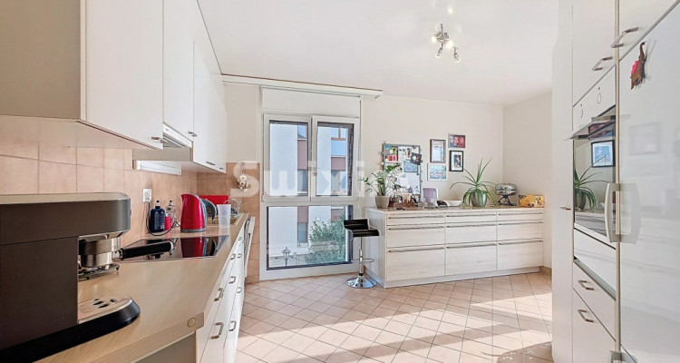 Superbe 4,5 pièces 130 m² baigné de lumière Duillier image 10