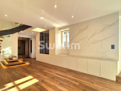 CONTEMPORARY ARCHITECT-DESIGNED VILLA NESTLED IN AN AUTHENTIC VILLAGE HOUSE image 2