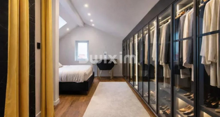 CONTEMPORARY ARCHITECT-DESIGNED VILLA NESTLED IN AN AUTHENTIC VILLAGE HOUSE image 4