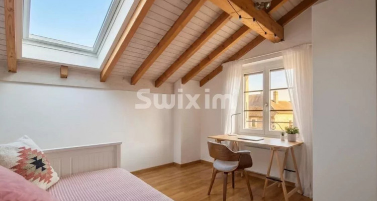 Exclusive: Bright 5-room village house eligible for CASATAX, with terrace, garage, and great character image 7