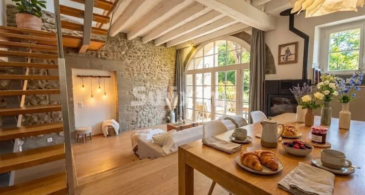Exclusive: Bright 5-room village house eligible for CASATAX, with terrace, garage, and great character image 1