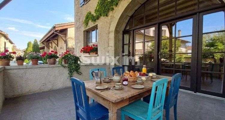 Exclusive: Bright 5-room village house eligible for CASATAX, with terrace, garage, and great character image 9