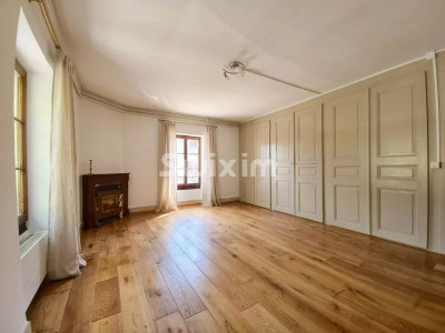 Large village house in Dardagny with garden image 4