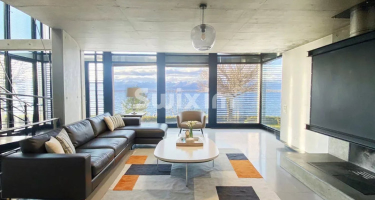 Rare propriété les pieds dans leau image 3