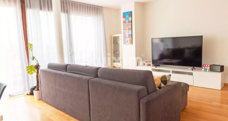 Beau 5 pièces avec terrasse en dernier étage image 2