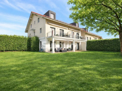 Vaste rez-de-jardin occupant seul son étage image 1