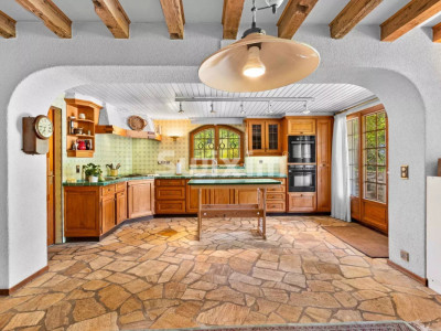 Rare ! Spacieuse maison familiale nichée dans un écrin de nature ! image 3