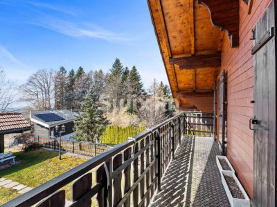 Chalet de trois appartements au pied des pistes image 1