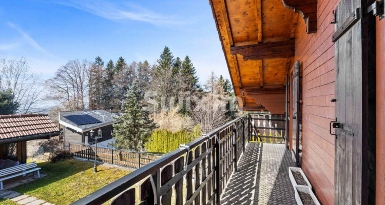 Chalet de trois appartements au pied des pistes image 1