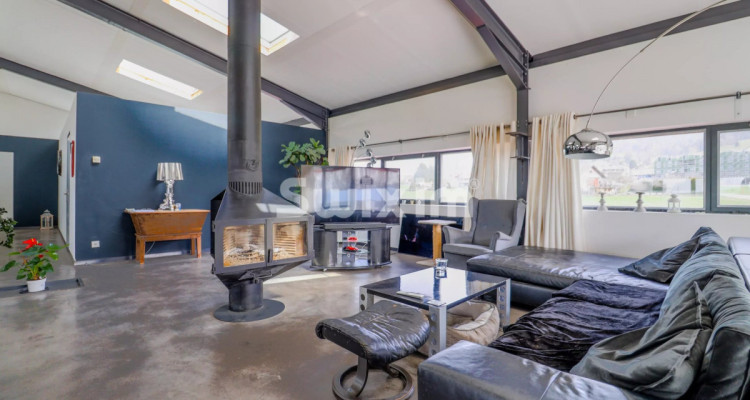 Loft industriel unique 220m² · Complexe mixte générateur de revenus · Rendement jusquà 7.09% image 4